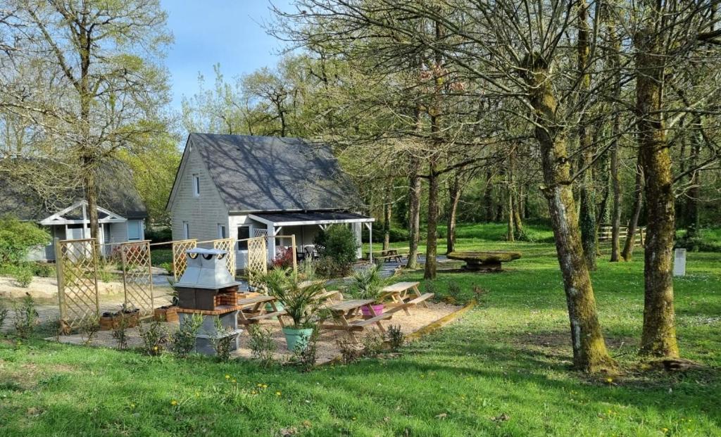 Les Chalets De Saumur, Piscine & Parc Boise, 100M Du Cadrenoir Exterior photo